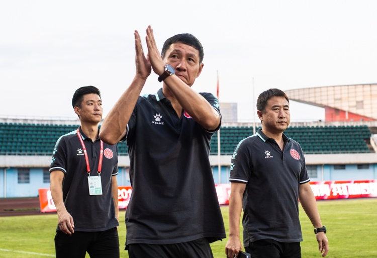 廣州豹客場4-2大逆轉重回第三，黎兵：這是廣州豹最需要的精氣神