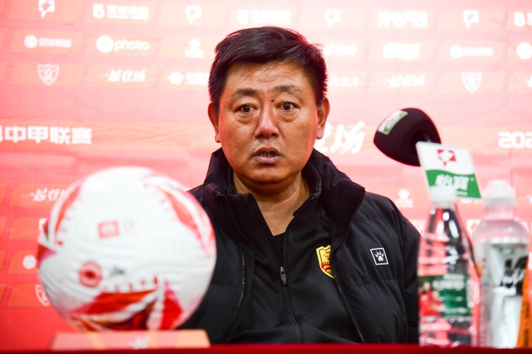 青島媒體：小里瓦爾多缺乏運動戰進球能力，紅獅保級壓力越來越大