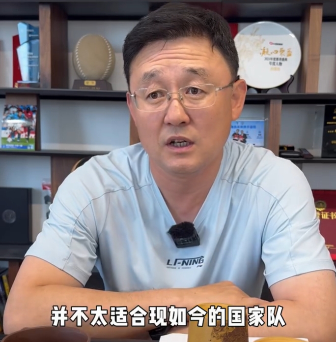 孫繼海：菱形中場不適合現(xiàn)在國足，王鈺棟內(nèi)心強大給我很深印象