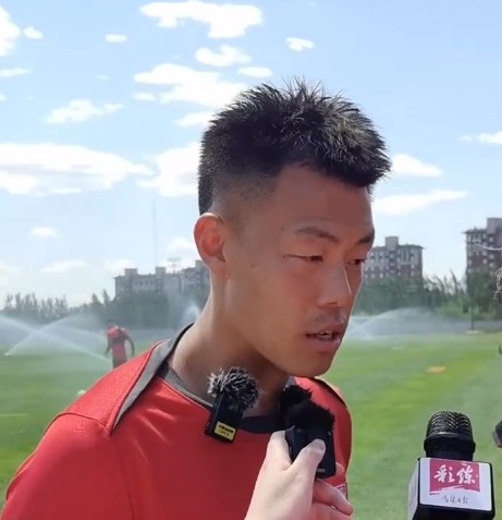 譚龍：現(xiàn)在亞泰成績不是特別理想，穩(wěn)定年輕球員的情緒最重要