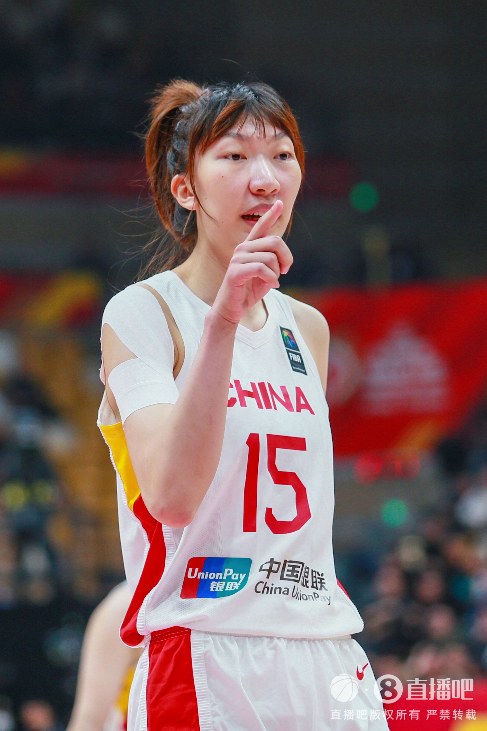 穩定發揮！韓旭半場6中3拿到8分6籃板2蓋帽