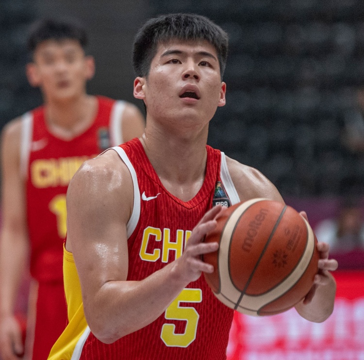 發揮穩定！陳家政U19男籃世界杯場均得到15.4分3板2.1助1.1斷
