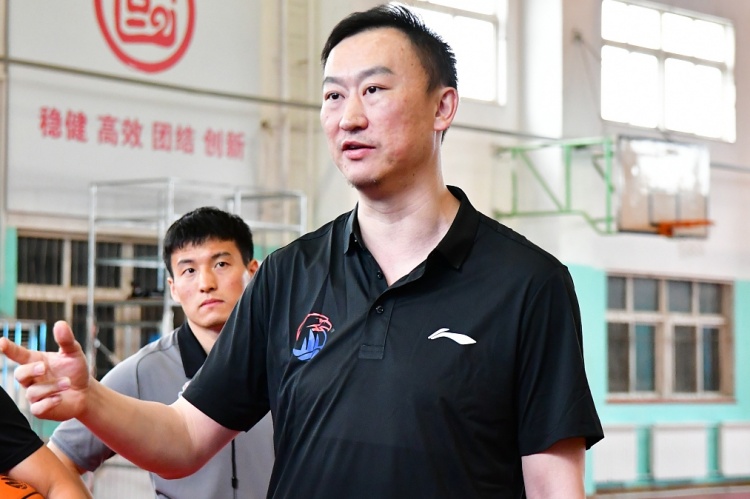 媒體人：青島一線隊夏訓不到10人 教練組期待通過夏聯考察年輕人