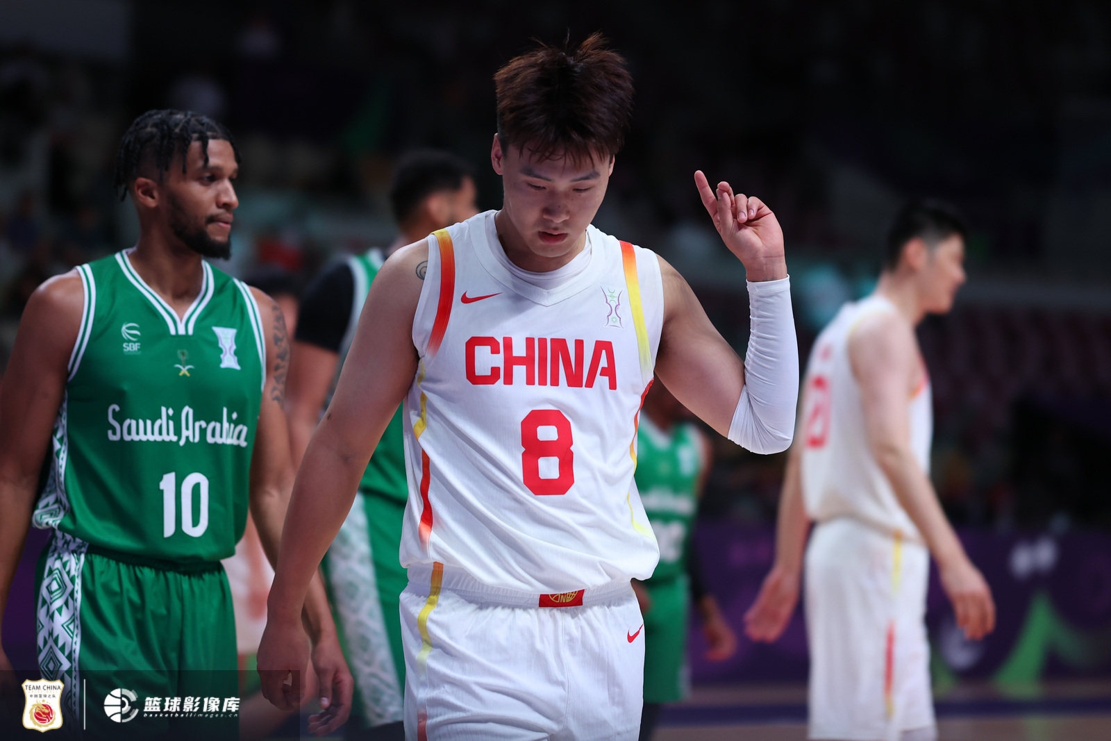 中國男籃VS約旦首發陣容：趙睿、胡明軒、朱俊龍、王俊杰、胡金秋