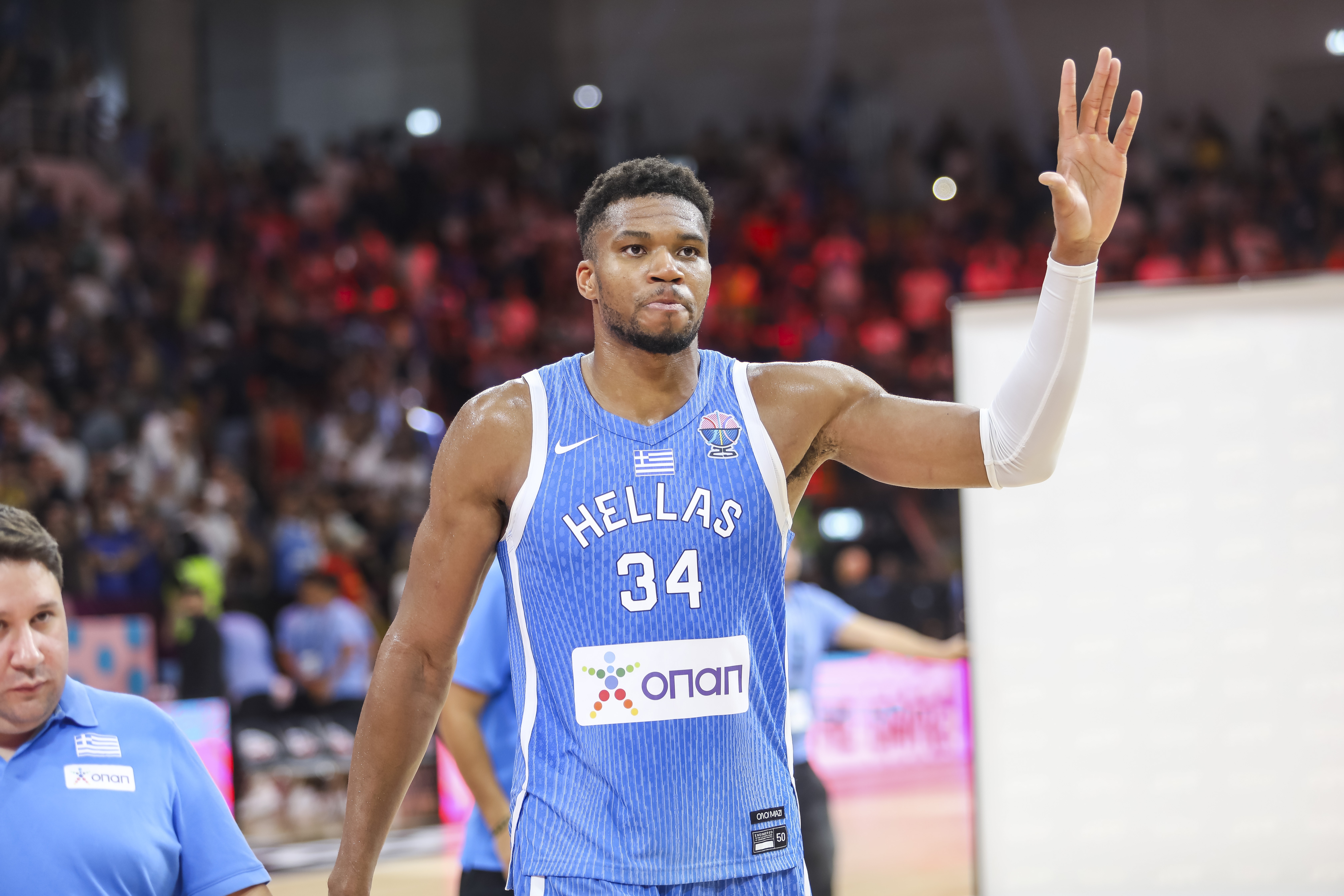 多西：字母哥太有統治力了 他在FIBA和NBA都無法被阻擋！