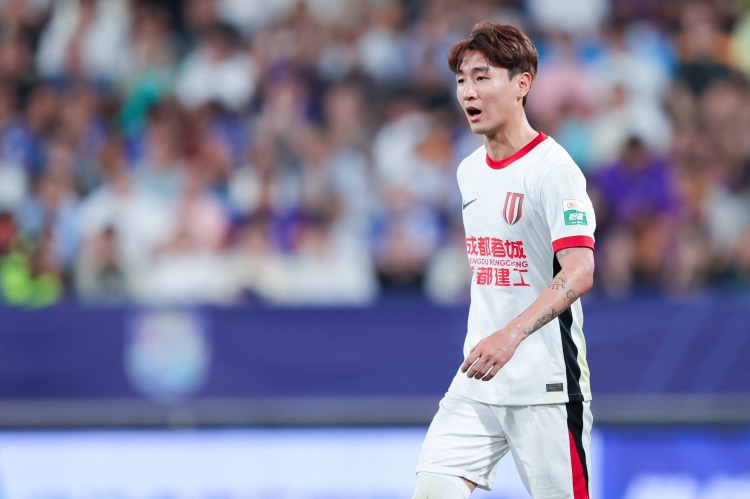 韋世豪生涯第二次中超賽季進球上雙，第一次是2019年的11球