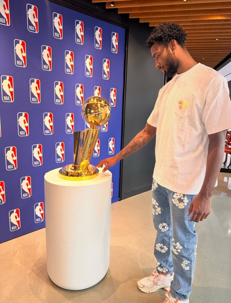 你對下賽季NBA最大膽的預測是什么？伊森母親：吾兒染指冠軍獎杯