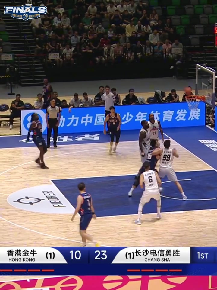 克羅斯頻頻在內線打成 為球隊貢獻出18分6籃板5助攻的亮眼成績！