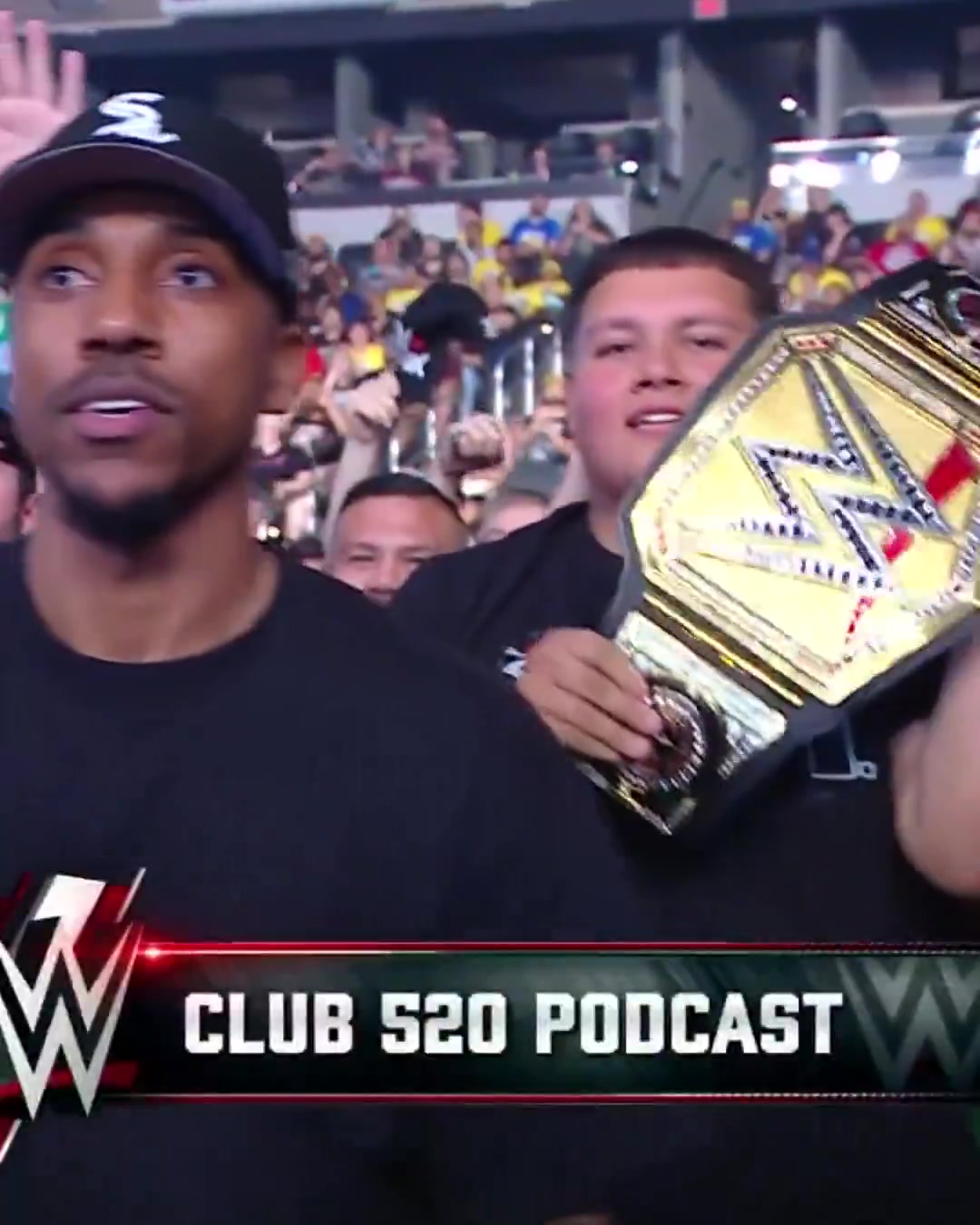 忠實摔迷！哈利伯頓和蒂格現場觀戰WWE“摔角狂歡”賽事
